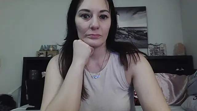 CrystalLakeXO online show from 03/05/25, 06:23