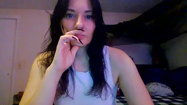 Snapshot of CrystalLakeXO chatting on 06/16/26, 04:59 CrystalLakeXO online show from 06/16/26, 04:59