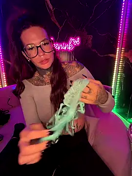 AileenInkOfficial online show from 10/19/25, 07:14