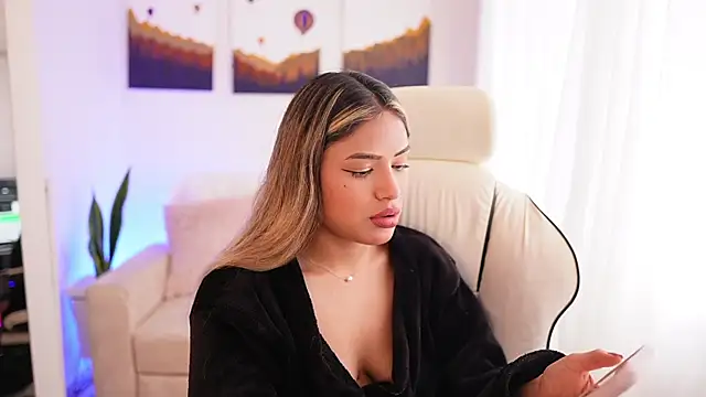 SaraParisi online show from 12/21/24, 09:04