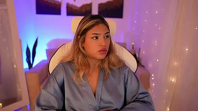 SaraParisi online show from 12/24/24, 01:27