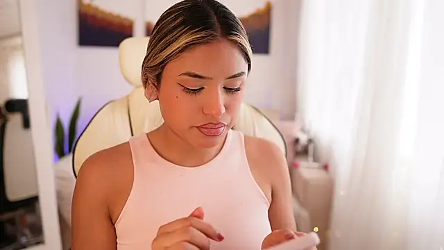 SaraParisi online show from 12/28/24, 09:19