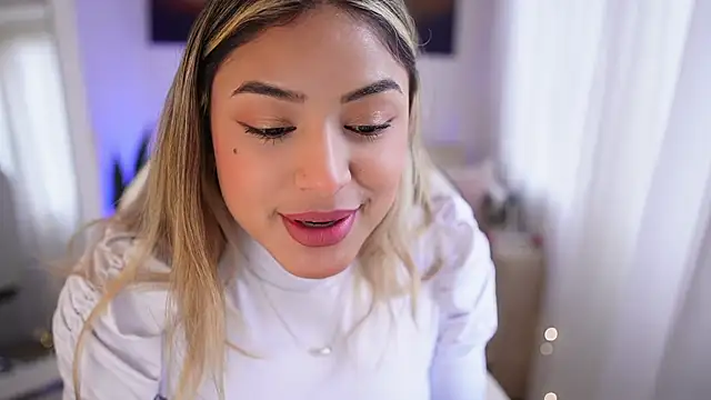 SaraParisi online show from 01/01/25, 08:37