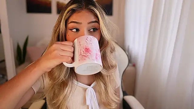 SaraParisi online show from 01/10/25, 09:20