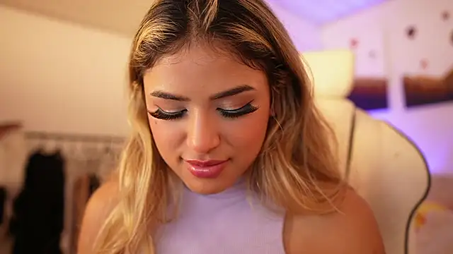 SaraParisi online show from 01/11/25, 03:23