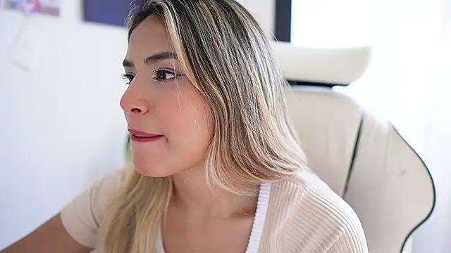 SaraParisi online show from 01/21/25, 09:04