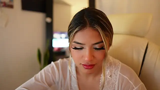 SaraParisi online show from 01/22/25, 12:06