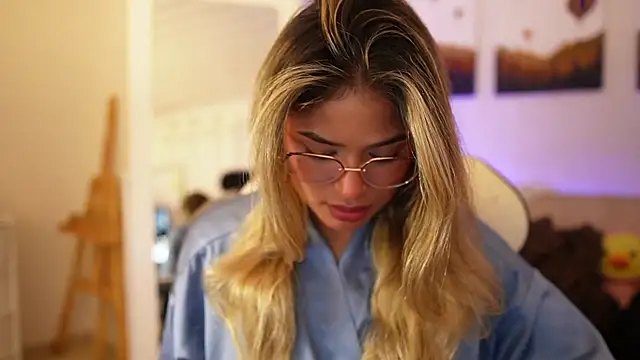 SaraParisi online show from 02/04/25, 01:23