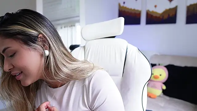 SaraParisi online show from 02/04/25, 09:10