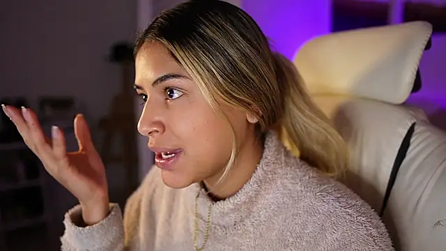 SaraParisi online show from 02/21/25, 01:33