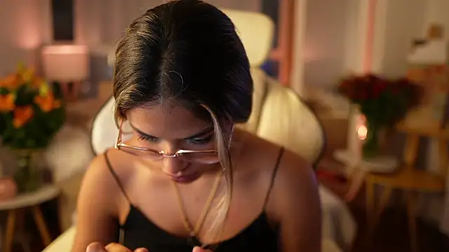 SaraParisi online show from 03/12/25, 01:47