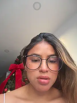 SaraParisi online show from 11/23/25, 10:09