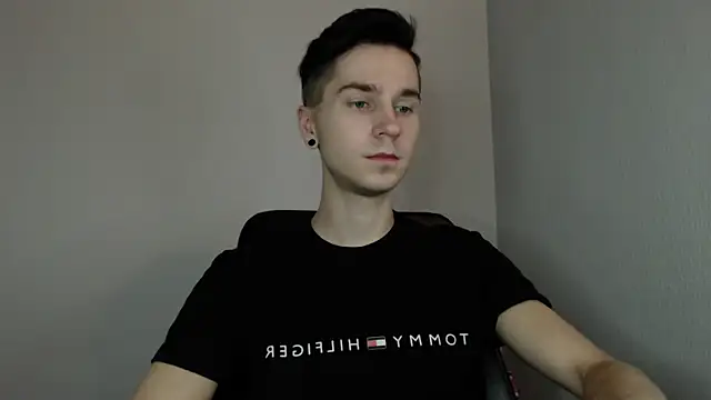 Joseph  Quinn online show from 01/09/25, 11:14