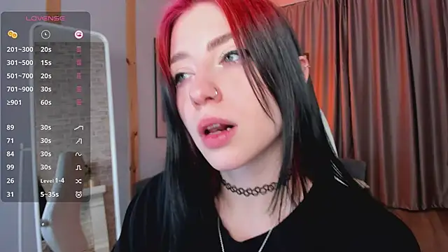 Snapshot of arielabradberry chatting on 12/30/24, 05:44 arielabradberry online show from 12/30/24, 05:44