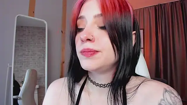 Snapshot of arielabradberry chatting on 01/15/25, 03:29 arielabradberry online show from 01/15/25, 03:29