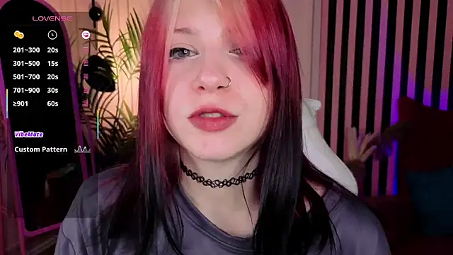 Snapshot of arielabradberry chatting on 09/20/25, 02:29 arielabradberry online show from 09/20/25, 02:29