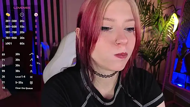 Snapshot of arielabradberry chatting on 09/23/25, 04:10 arielabradberry online show from 09/23/25, 04:10