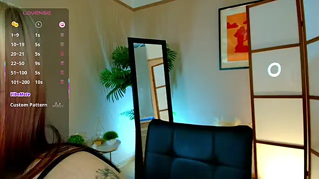 Snapshot of arielabradberry chatting on 10/13/25, 02:39 arielabradberry online show from 10/13/25, 02:39