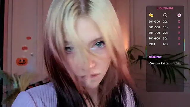 Snapshot of arielabradberry chatting on 11/02/25, 02:52 arielabradberry online show from 11/02/25, 02:52