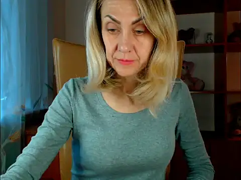 Snapshot of Tanya6547 chatting on 10/26/25, 11:27 Tanya6547 online show from 10/26/25, 11:27