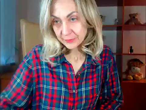 Snapshot of Tanya6547 chatting on 11/17/25, 08:31 Tanya6547 online show from 11/17/25, 08:31