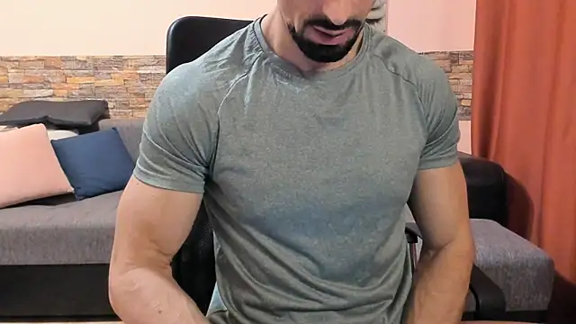 HotHunkTrainer online show from 11/29/25, 09:12