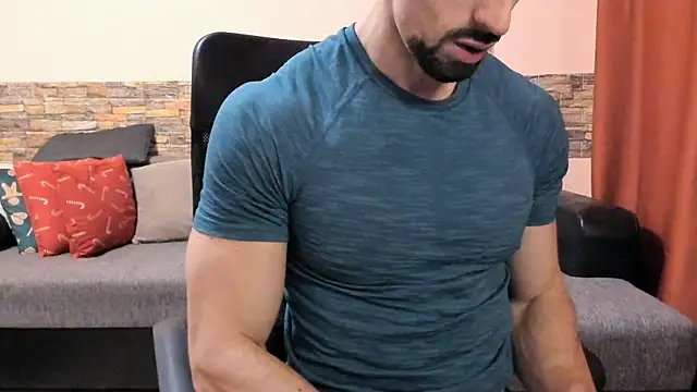 HotHunkTrainer online show from 02/13/26, 09:16