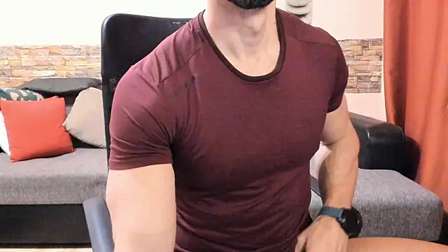 HotHunkTrainer online show from 04/01/26, 08:15