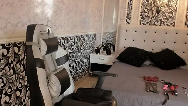 Foxy Slave online show from 01/20/25, 08:50