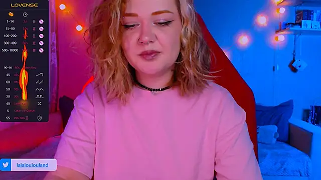 Snapshot of lala_loulou_land chatting on 12/22/24, 07:31 lala loulou land online show from 12/22/24, 07:31