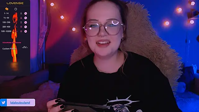 Snapshot of lala_loulou_land chatting on 03/14/25, 11:32 lala loulou land online show from 03/14/25, 11:32