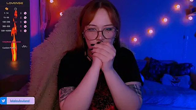 Snapshot of lala_loulou_land chatting on 03/19/25, 02:05 lala loulou land online show from 03/19/25, 02:05