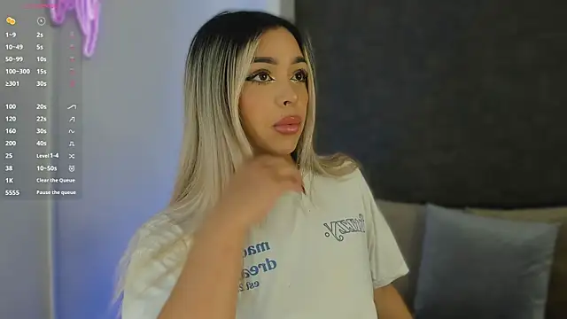 Snapshot of Addison_baker chatting on 02/03/25, 07:52 Addison baker online show from 02/03/25, 07:52