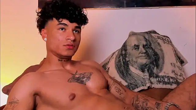 Snapshot of Thomas_Fit1 chatting on 03/10/25, 02:28 Thomas Fit1 online show from 03/10/25, 02:28