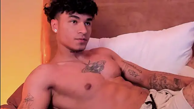 Snapshot of Thomas_Fit1 chatting on 03/20/25, 07:14 Thomas Fit1 online show from 03/20/25, 07:14