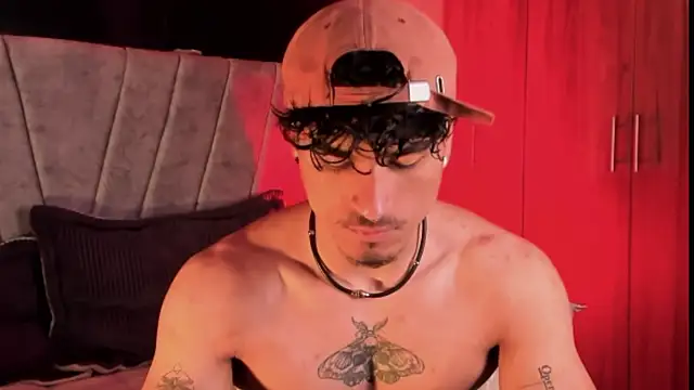 Snapshot of Thomas_Fit1 chatting on 09/23/25, 04:15 Thomas Fit1 online show from 09/23/25, 04:15