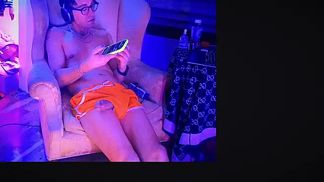 YouLikeBigDick9 online show from 02/17/25, 08:30