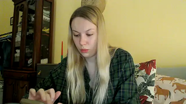 Scarlettford online show from 12/12/24, 03:16