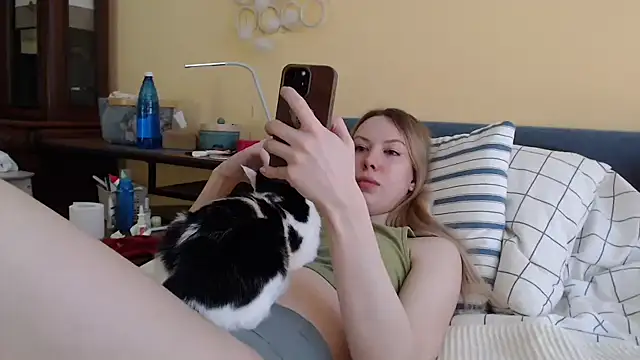 Scarlettford online show from 02/21/25, 02:06