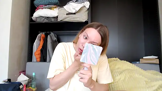 Scarlettford online show from 09/17/25, 11:01