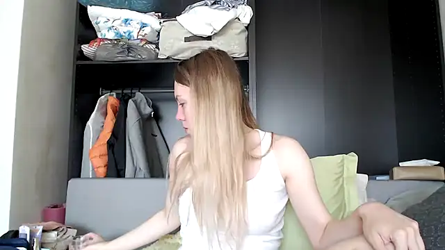 Scarlettford online show from 09/18/25, 08:05