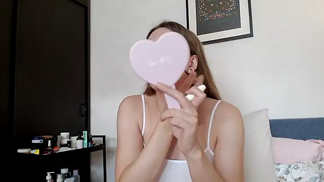 Snapshot of Scarlettford chatting on 07/15/26, 08:41 Scarlettford online show from 07/15/26, 08:41