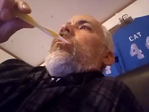 Xoc8  online show from 02/22/25, 11:46