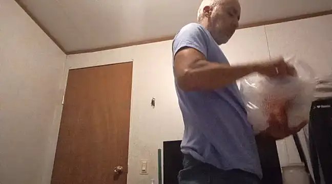 Xoc8  online show from 03/21/25, 06:40