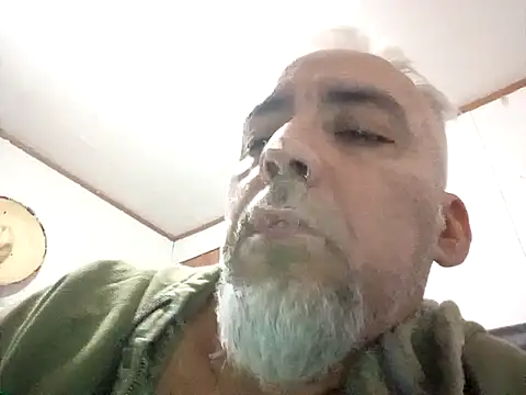 Xoc8  online show from 10/03/25, 08:22