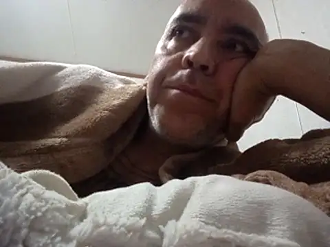 Xoc8  online show from 11/21/25, 10:25