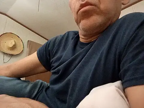 Xoc8  online show from 11/27/25, 08:38