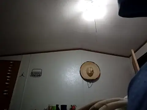 Xoc8  online show from 12/18/25, 07:42