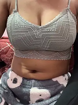 Snapshot of lallela chatting on 02/24/25, 09:41 lallela online show from 02/24/25, 09:41