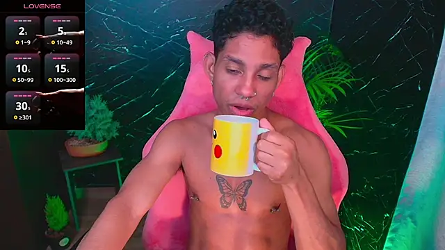 Snapshot of Palo_santo chatting on 09/27/25, 04:06 Palo santo online show from 09/27/25, 04:06